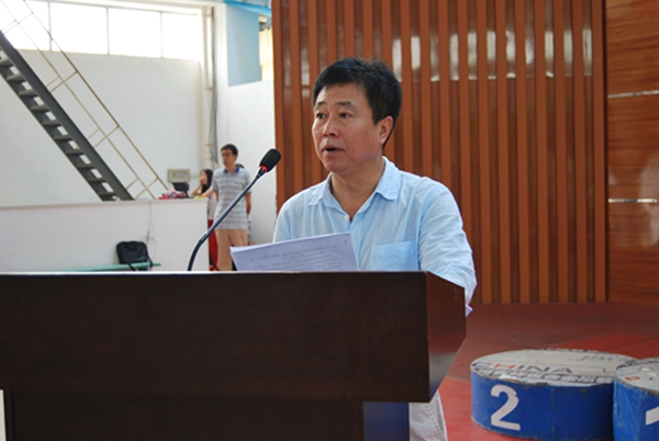 教育公司经理王志强致开幕词